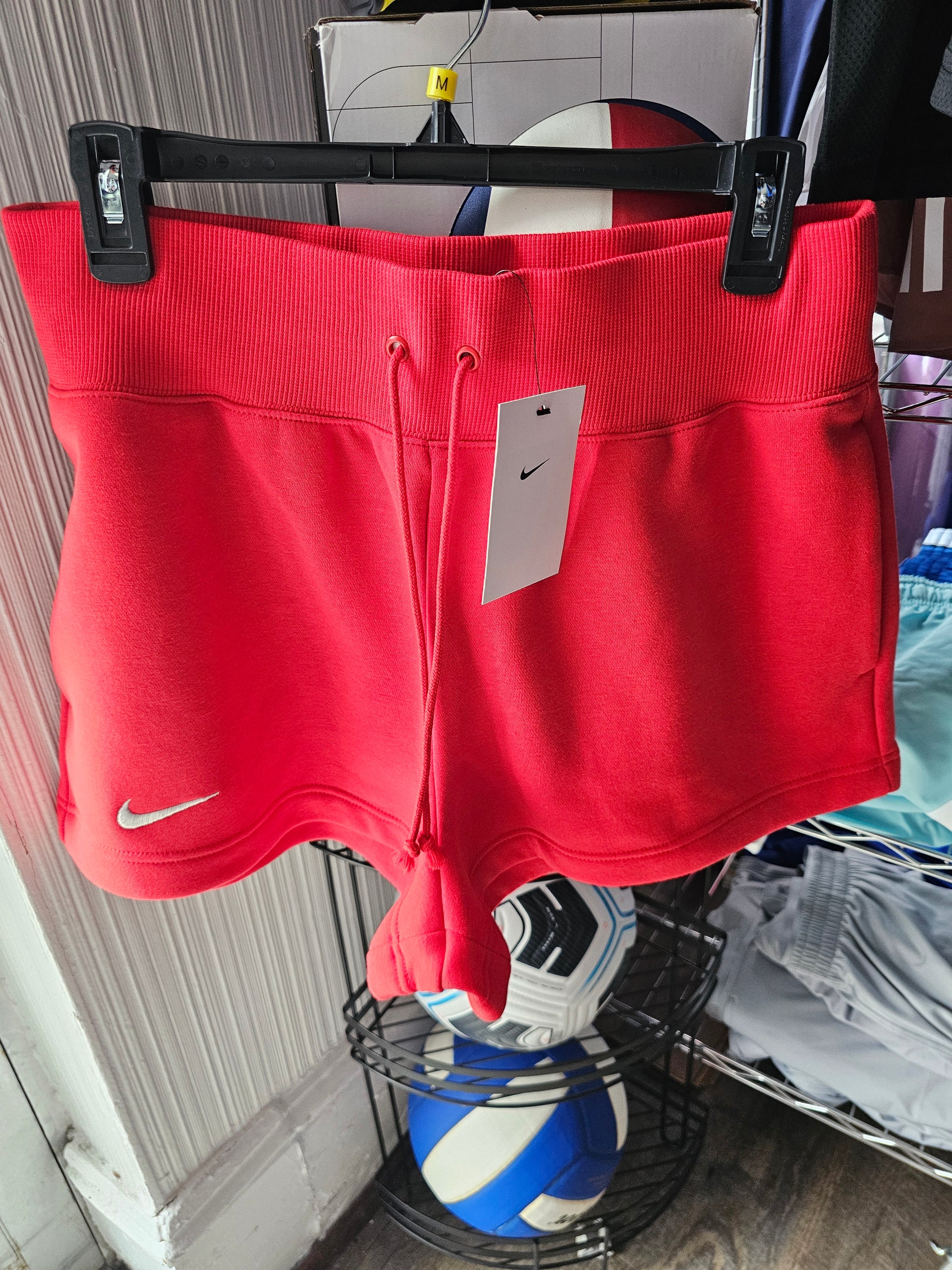 Nike Sportswear Club Fleece Women's Mid-Rise Shorts - Red